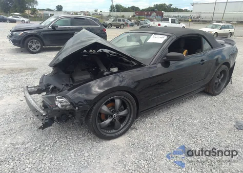 2014 Ford Mustang V6 z USA, uszkodzony, nr VIN 1ZVBP8EM6E5310742